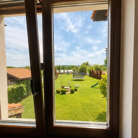 Будинок відпочинку Family Retreat Near Varna Huge Garden